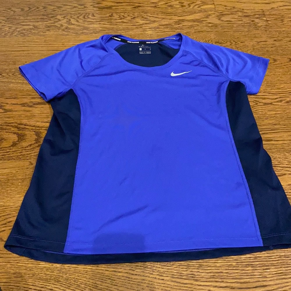 Nike Women’s DriFit Top